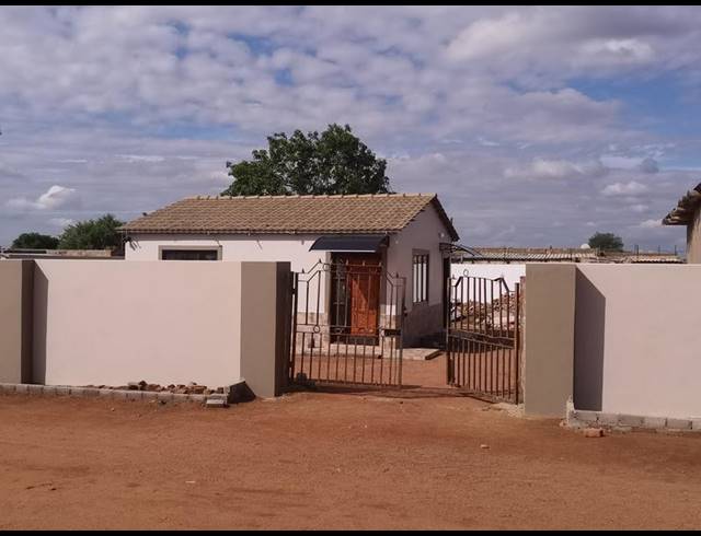 2 BEDROOM HOUSE FOR SALE IN SOSHANGUVE W